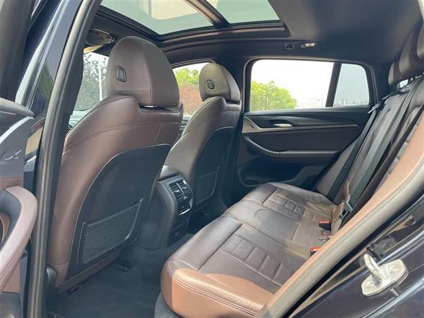 宝马X4 2019款 xDrive25i M越野套装