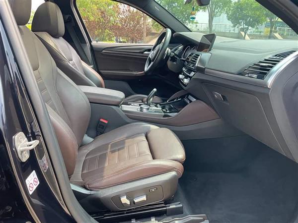 宝马X4 2019款 xDrive25i M越野套装