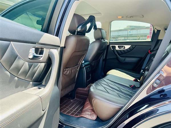 英菲尼迪QX70 2013款 3.7L 标准版