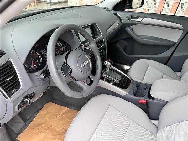 奥迪Q5 2015款 40 TFSI 进取型
