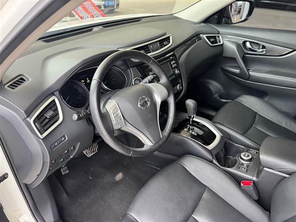 奇骏 2016款 2.5L CVT运动版 4WD