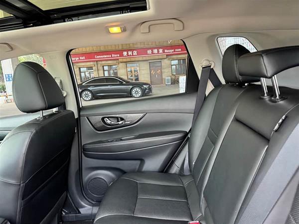奇骏 2016款 2.5L CVT运动版 4WD