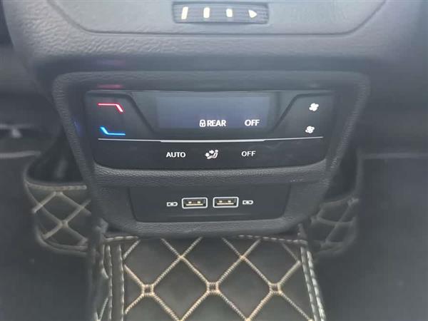 探岳 2020款 330TSI 两驱豪华智联版