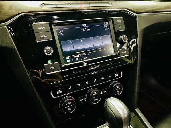 迈腾 2018款 改款 330TSI DSG 豪华型