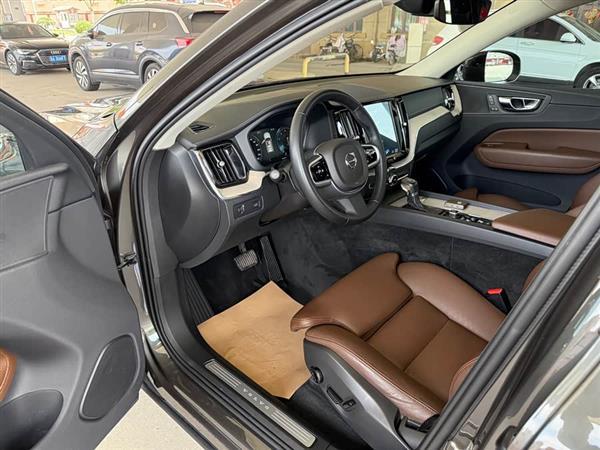 沃尔沃XC60 2019款 T5 四驱智雅豪华版 国V