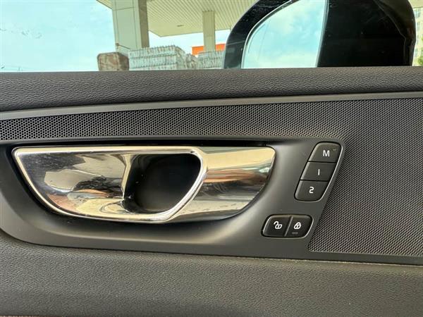 沃尔沃XC60 2019款 T5 四驱智雅豪华版 国V