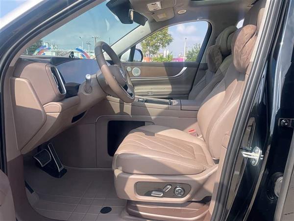 问界M9 2024款 增程 Ultra版 52kWh 5座版