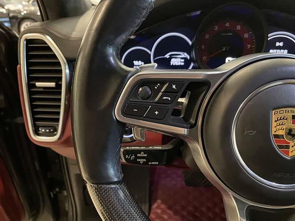Cayenne 2022款 Cayenne 3.0T 铂金版