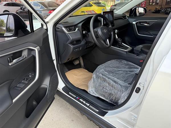RAV4荣放 2021款 双擎 2.5L E-CVT两驱精英版