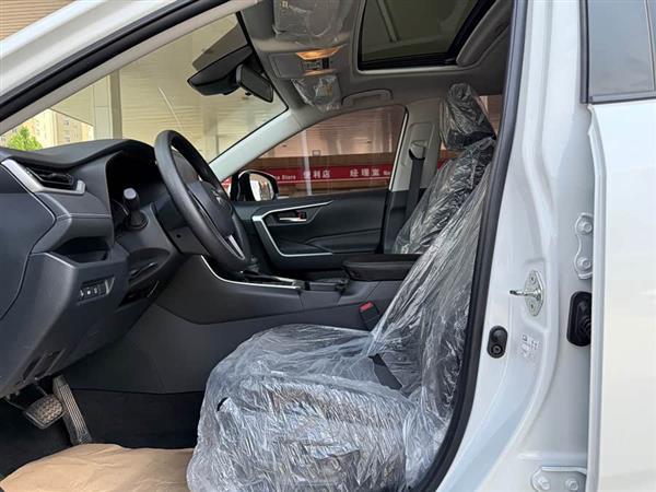 RAV4荣放 2021款 双擎 2.5L E-CVT两驱精英版
