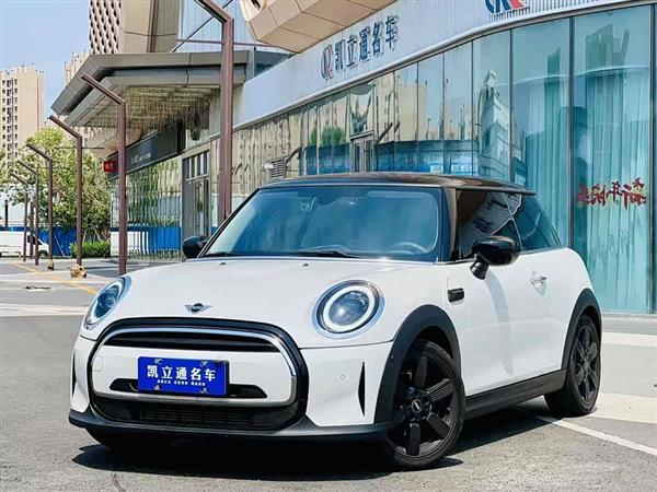 MINI 2023款 改款 1.5T COOPER 艺术家