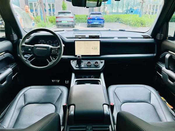 路虎卫士 2023款 改款 110 5.0T V8