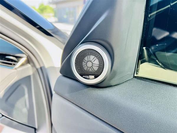 揽胜极光 2023款 极光L 249PS 科林斯古铜特别版