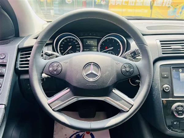 奔驰R级 2017款 R 320 4MATIC 商务型臻藏版