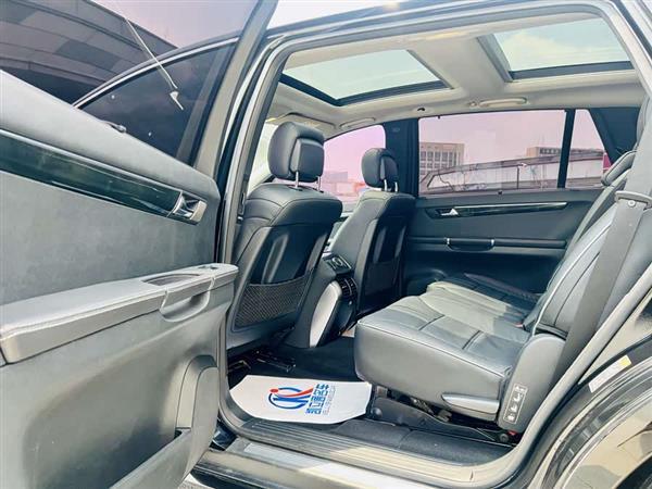 奔驰R级 2017款 R 320 4MATIC 商务型臻藏版