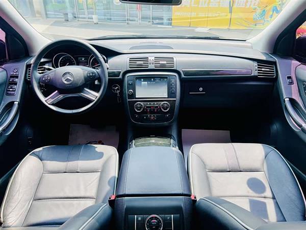 奔驰R级 2017款 R 320 4MATIC 商务型臻藏版