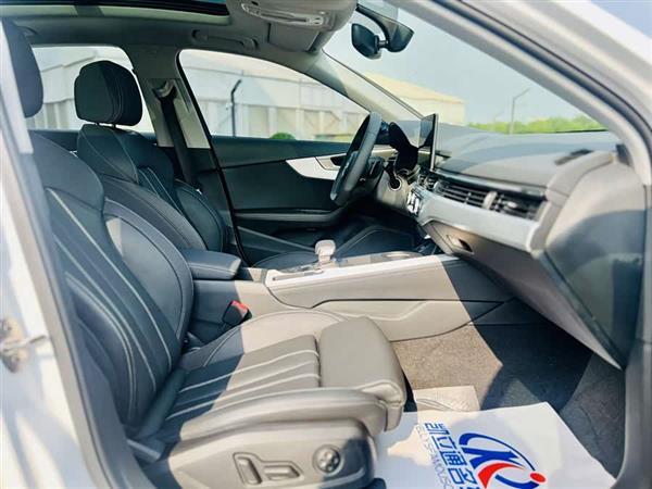 奥迪A4L 2022款 40 TFSI 豪华动感型