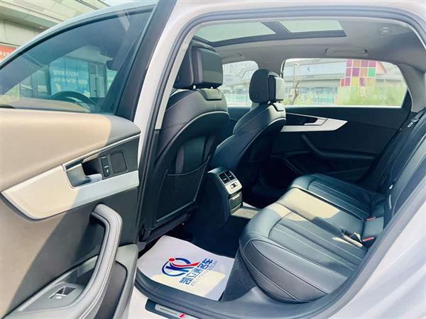 奥迪A4L 2022款 40 TFSI 豪华动感型