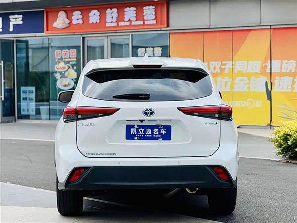 汉兰达 2022款 双擎 2.5L 两驱精英版 7座