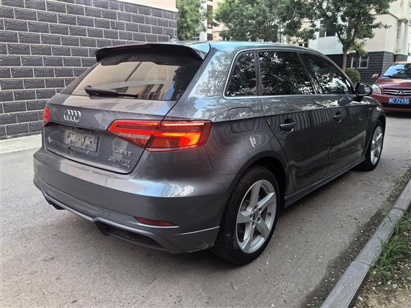 奥迪 奥迪A3 2018款 30周年年型 Sportback 35 TFSI 时尚型