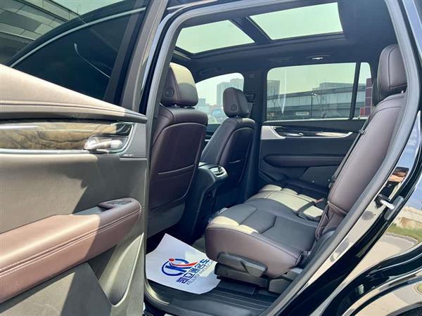 凯迪拉克XT6 2022款 2.0T 七座四驱豪华型