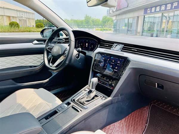 迈腾 2024款 200万辆众享款 330TSI DSG豪华型