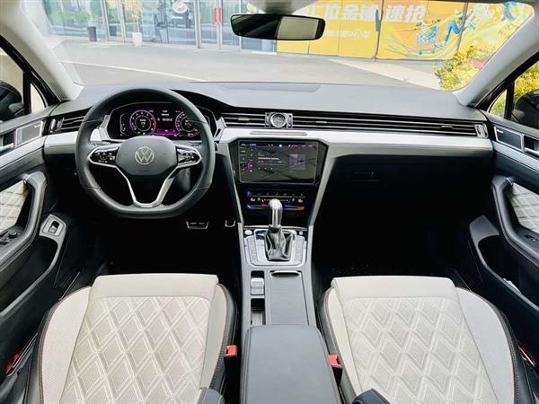 迈腾 2023款 200万辆纪念版 330TSI DSG豪华型