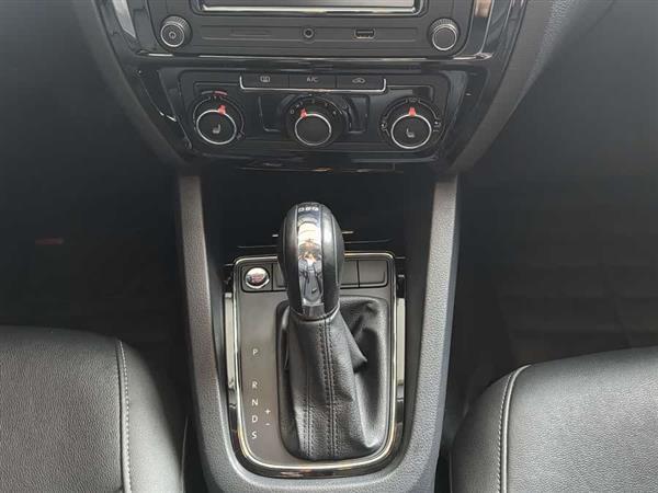 速腾 2018款 180TSI DSG臻享版