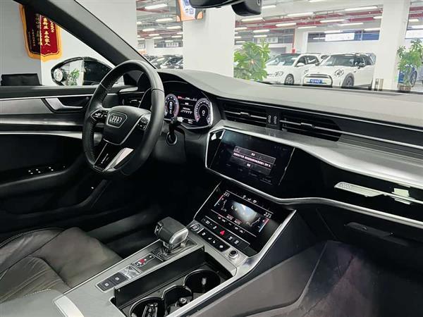 奥迪A6L 2019款 45 TFSI 臻选动感型