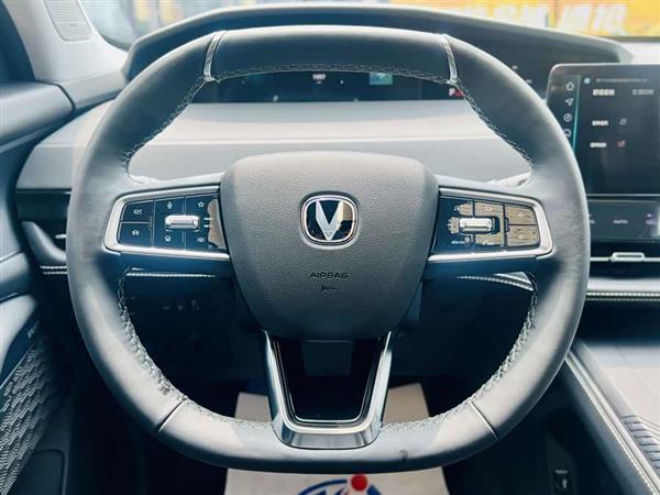 长安UNI-K 2024款 2.0T 两驱悦享型