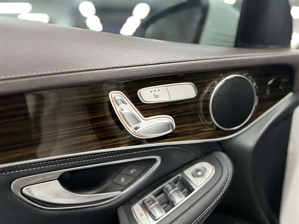 奔驰GLC 2018款 改款 GLC 260 4MATIC 豪华型