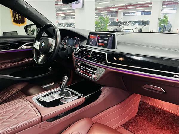 宝马7系 2022款 740Li xDrive 行政型 M运动套装