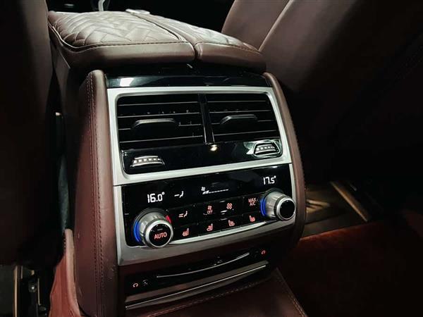 宝马7系 2022款 740Li xDrive 行政型 M运动套装