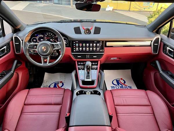 Cayenne 2023款 Cayenne Coupé 3.0T 铂金版