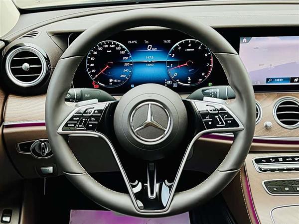 奔驰E级 2022款 E 300 L 豪华型