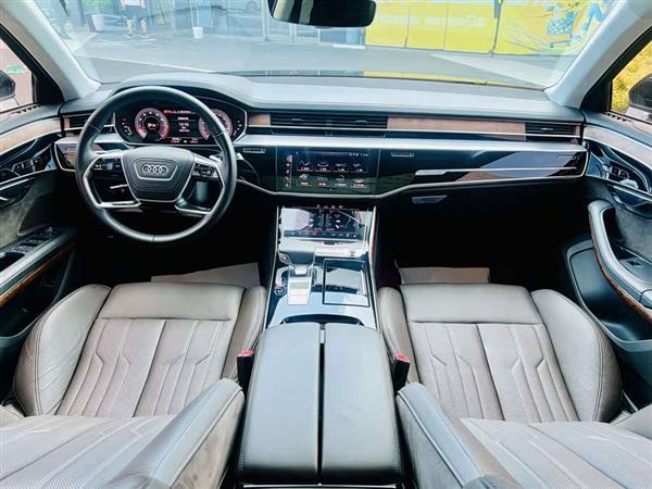 奥迪A8 2018款 A8L 55 TFSI quattro豪华型