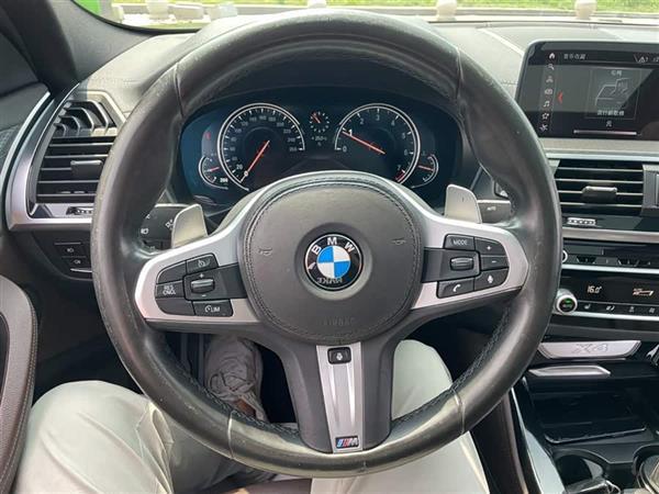 宝马X4 2019款 xDrive25i M越野套装