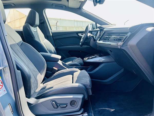 奥迪Q4 e-tron 2022款 50 e-tron quattro 创境版