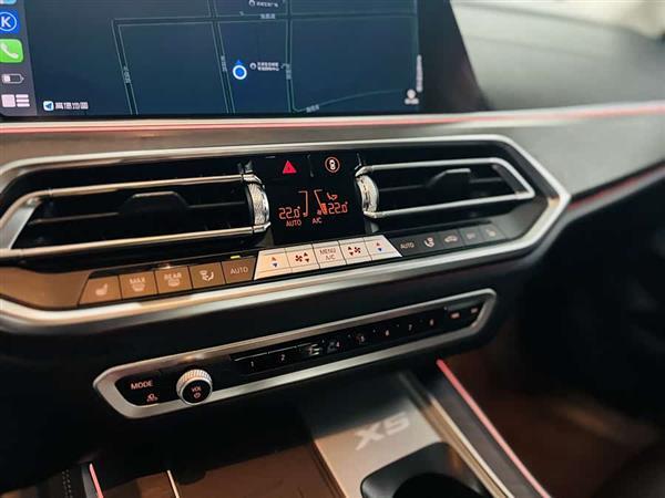 宝马X5 2022款 改款 xDrive 30Li 尊享型M运动套装