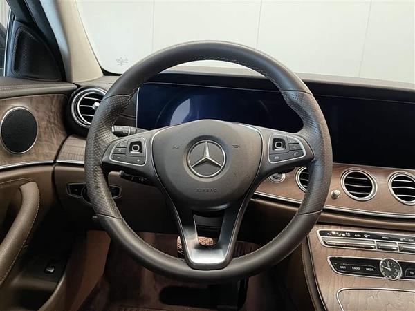 奔驰E级 2018款 改款 E 300 L 时尚型