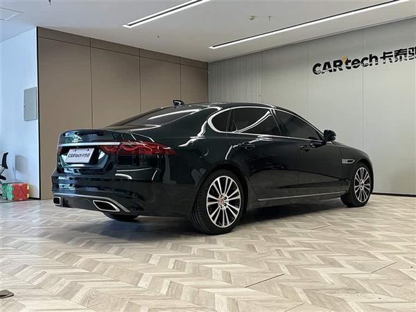 捷豹XFL 2024款 2.0T P250 两驱尊享豪华版