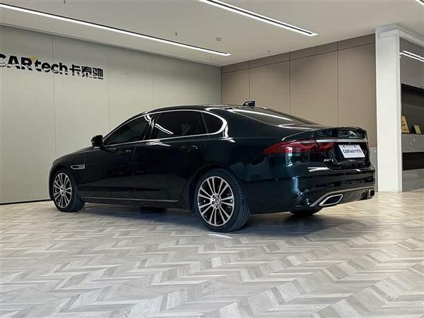 捷豹XFL 2024款 2.0T P250 两驱尊享豪华版
