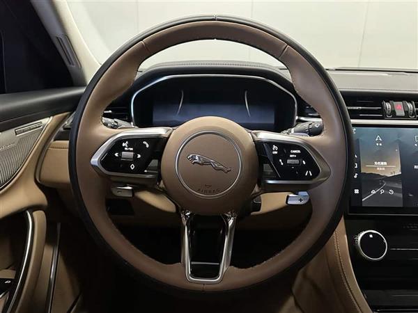 捷豹XFL 2024款 2.0T P250 两驱尊享豪华版