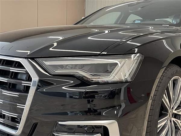 奥迪A6L 2025款 45 TFSI quattro 臻选动感型