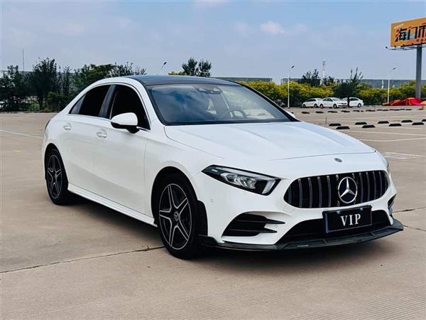 奔驰A级 2019款 A 200 L 运动轿车先行特别版