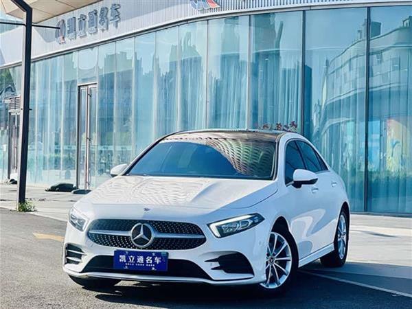 奔驰A级 2020款 改款 A 200 L 运动轿车时尚型