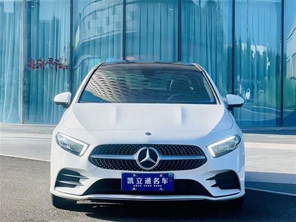 奔驰A级 2020款 改款 A 200 L 运动轿车时尚型