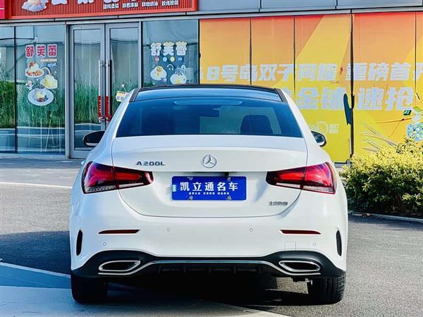 奔驰A级 2020款 改款 A 200 L 运动轿车时尚型