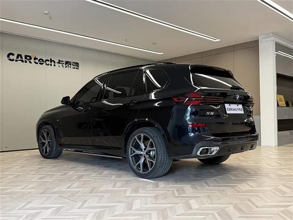宝马X5 2023款 xDrive 30Li 尊享型M运动曜夜套装