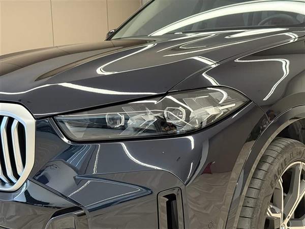 宝马X5 2023款 xDrive 30Li 尊享型M运动曜夜套装